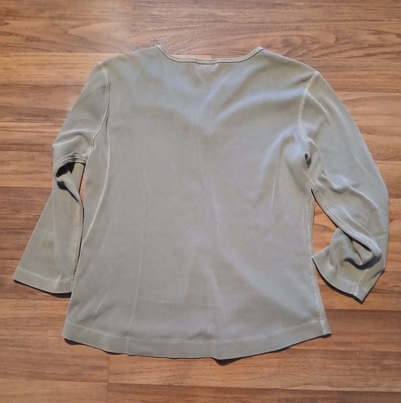 Eddie Bauer Women's Size Medium Long Sleeve Olive Green Top - Picture 9 of 9